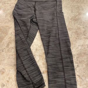 Tel work out Capri pants medium NWT